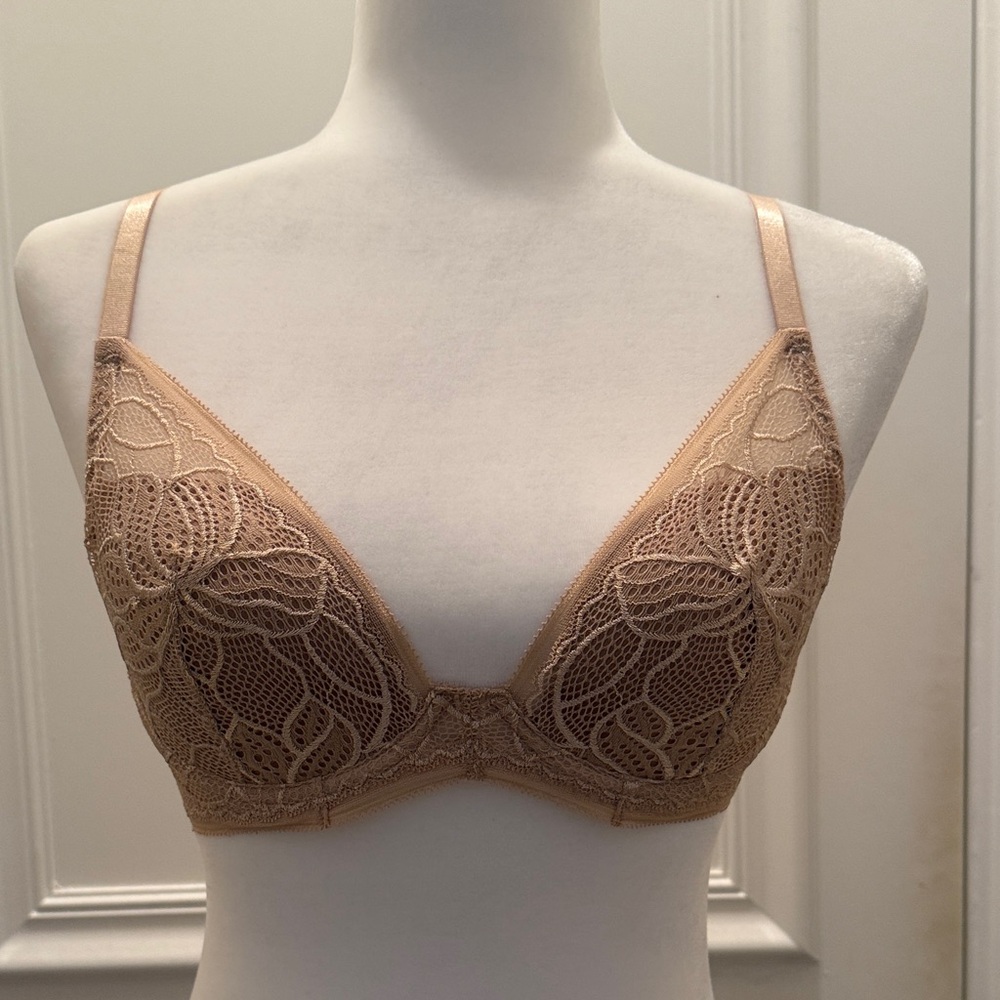 Natori Lace Bra in Beige NWT 32D